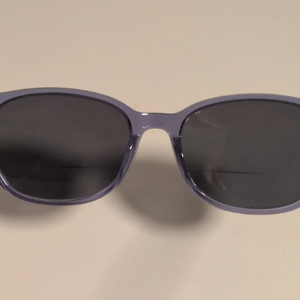 Kenneth Cole Reaction stylish sunglasses