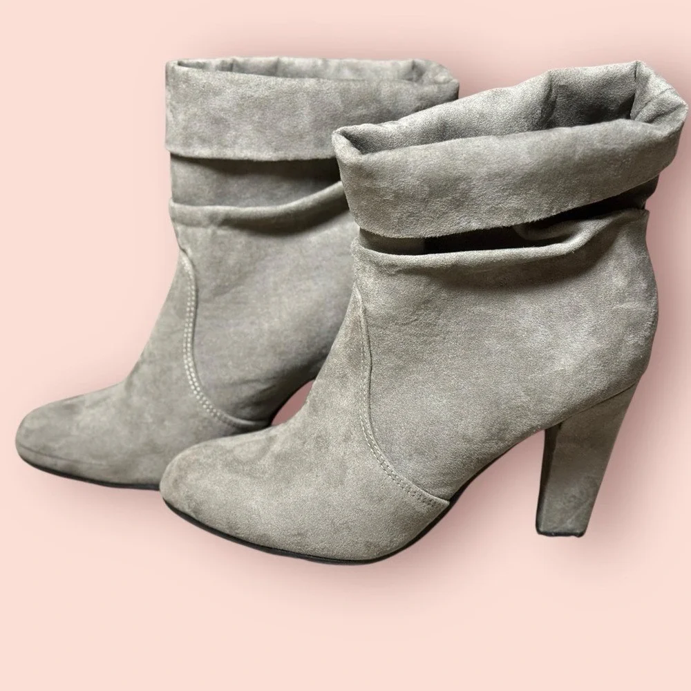 Express Taupe Faux Suede Heeled Booties‎ Womens 7 Fold Over Ankle Boots